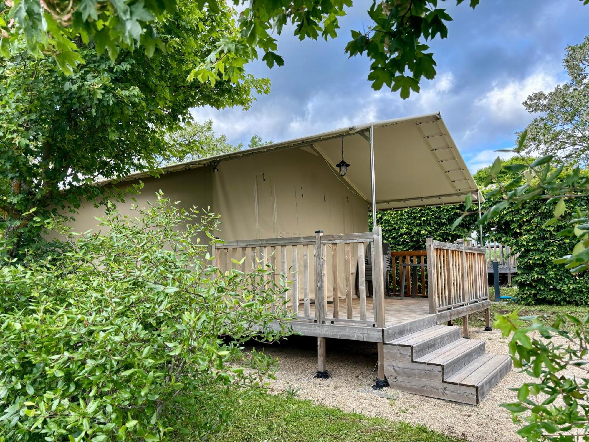 Camping Onlycamp Pierre & Sources Volvic Buitenkant foto